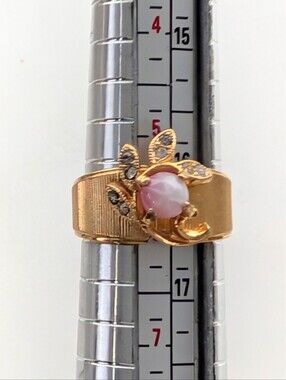 Vintage Gold Tone Textured Art Nouveau Floral Feminine Cocktail Ring Size 6